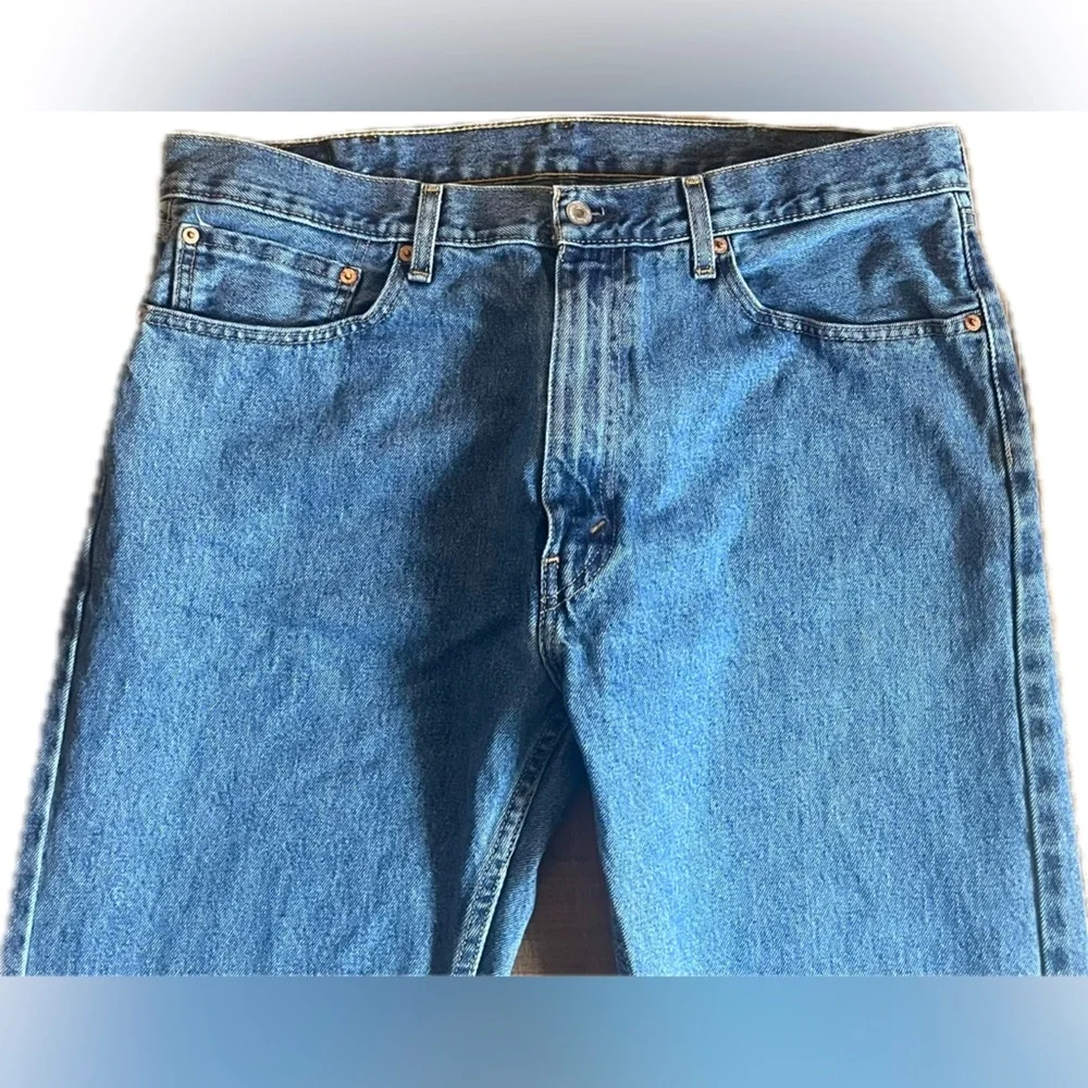 Levi's 505 Straight-Leg Blue Jeans. Excellent condition. Men’s size 38x32